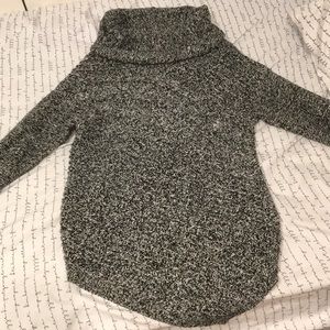 Women’s sweater slight wear